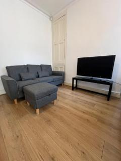 Liverpool Lily House - Stylish 3 BR - Group Stay - 2