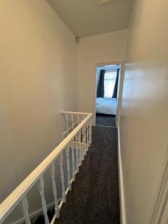Liverpool Lily House - Stylish 4 BR - Group Stay - 1