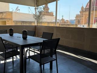 Cardinal Rooftop Townhouse by Aureum - 4