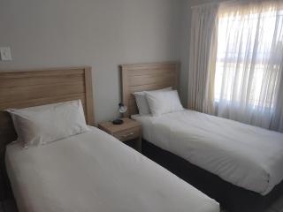 Comfortable 2BR Stay Near Maseru Private Hospital - 9