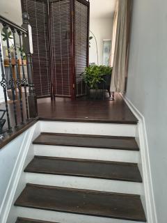 Airy Room with King bed in Central Mississauga Near Airport - 1