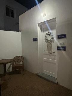 Lola's Home - 8