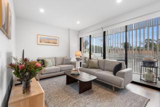 Elegant 2-Bedroom, 2-Bathroom Apartment at Caulfield Park with Balcony & Parking - 0