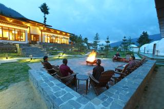 Highland Glamping Riverfront Luxury Dome Tent - 7