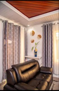 PENTHOUSE MPINGA RIMWEe - 8