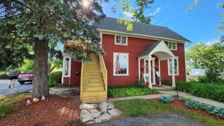 Cute private apartment near historic Woodstock Square - 0
