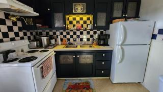 Cute private apartment near historic Woodstock Square - 4