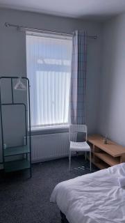Spacious Maisonette Stay Sleeps 11 - 4