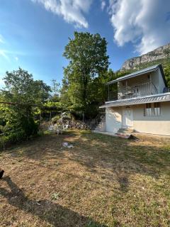 Cottage near Ostrog - 8