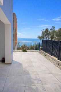 Azure Marine Apartment - 8