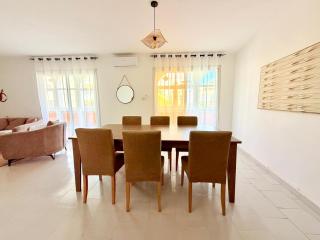 Spacious Entire 4BR 5BA wFull AC WiFi - 6