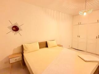 Spacious Entire 4BR 5BA wFull AC WiFi - 2