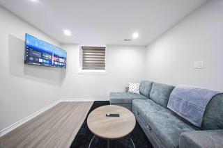 Bright Basement Suite w Parking near McLennan Park - 0