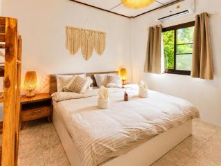 Amsterdam House - Hin Kong - Double King Bed - 4K SmartTV - 6