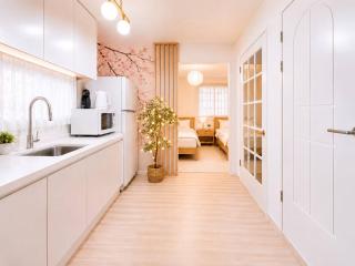 홍대중심, 홍대입구8번, 3Bed 2Room, 5인, 짐보관, 호텔식침구, 공항버스8분, 쇼핑거리3분, 숲속공원 - Seul - 6