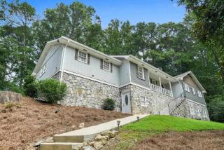 Lilburn Basement APT A min from stonemountainPark - 5