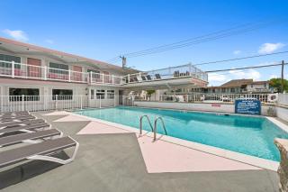 Pink Champagne Boutique Motel - 5