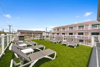Pink Champagne Boutique Motel - 7