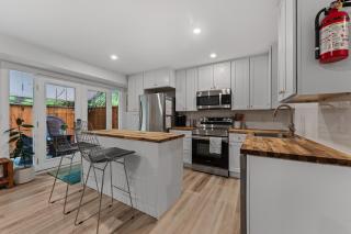 Mid-Century Modern Dream Retreat - 1