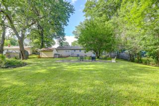 5 Mi to Kansas City Stadium! Bright Home w/ Yard - 8