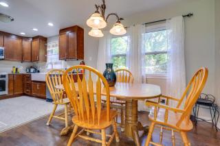 5 Mi to Kansas City Stadium! Bright Home w/ Yard - 3