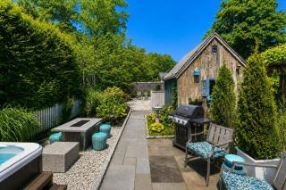 Stunning West End Escape Steps to Beach + Parking - 2