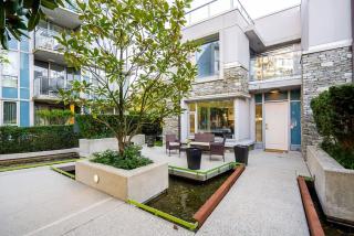 Modern 3BR 4 Beds Prime Downtown Spot - 2