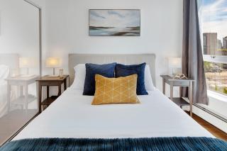 Modern Luxury 2BR Residence in The Downtown Core! Prime Location - Vancouver - 4