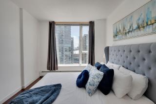 Modern Luxury 2BR Residence in The Downtown Core! Prime Location - Vancouver - 3