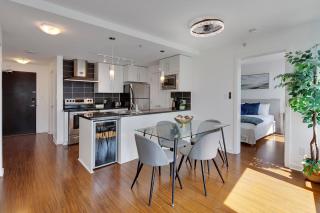 Modern Luxury 2BR Residence in The Downtown Core! Prime Location - Vancouver - 2