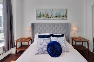 Modern Luxury 2BR Residence in The Downtown Core! Prime Location - 9