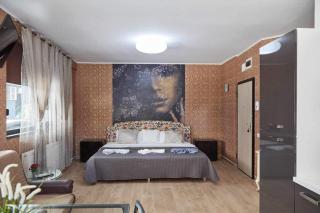 DOBOS Studio - 5