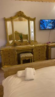 Golden Guest House - 8