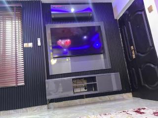 Luxury Ikeja Retreat Near Airport Serviced - 7