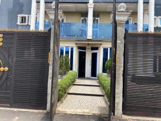 Luxury Ikeja Retreat Near Airport Serviced - 1