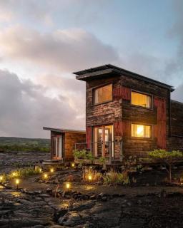 THE PHOENIX HOUSE - EPIC Tiny Home Gem on Volcanic Lava Field! - 8