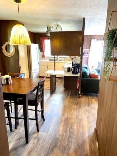 THE HILO HOMEBASE - Charming 3 Bedroom Hilo Home, with AC! - 3