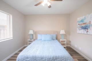 2 BR Coastal Home Near Beach - 5