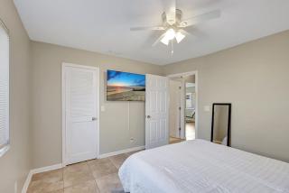 2 BR Home Close to The Beach - 6