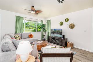 Peaceful Petfriendly Paradise Home with AC - 2