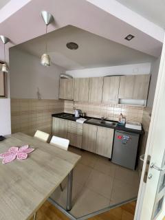 Lake View Apartment in the Heart of Ohrid - 9