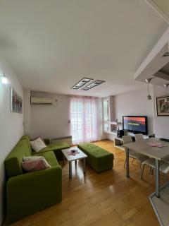 Lake View Apartment in the Heart of Ohrid - 8