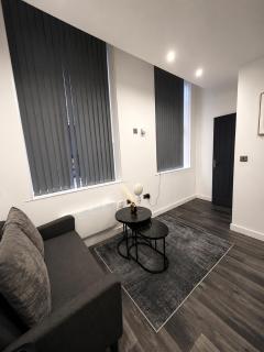 1 Bedroom Luxury Serviced Flat, 24hr Check in WiFi Netflix Washer Fully Equipped - 0