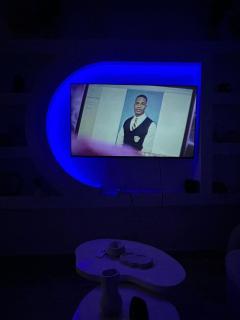 Appartement moderne de haut standing à Logpom avec Netflix IPTV connexion Wi-Fi haut débit Starlink et groupe électrogène inclus - 6