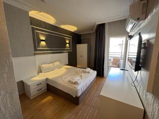 Park Marina Hotel by Renovu - 9