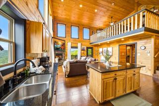 Heavenly Daze Amazing Mountain View, Hot Tub, Game Room! - 1