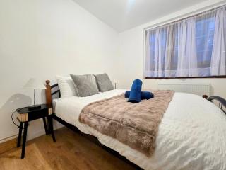 Superb 4BR townhouse in Stockwell - 1