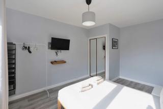 3 Bed - Nr Edinburgh - Free Parking -Garden -Wi-Fi - 9