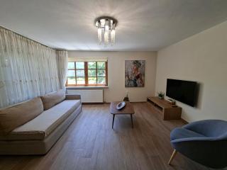 IVY Traditional House - 3