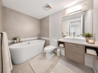 Rare Gastown 2 Bedroom Suite Steps to Harbour Seawall and Downtown Core - 2